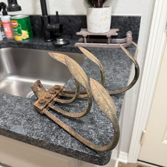 Antique 5 Tine Garden Cultivator Rustic Farmhouse Decor - Picture 16 of 17